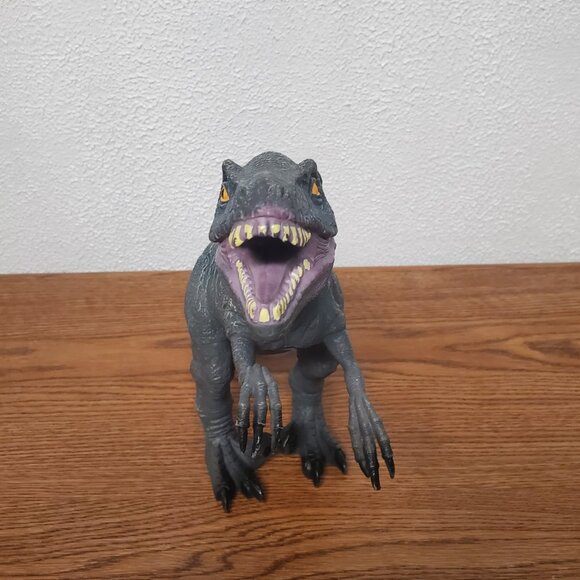 Action Figure 2014 Velociraptors Dinosaur 21" x 12" - Picture 2 of 7